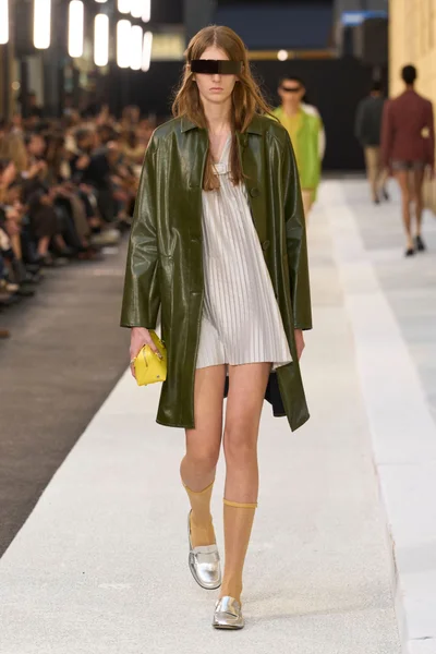 Look 39